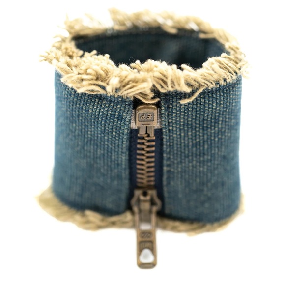 CHANEL 01P ADJUSTABLE DENIM CUFF BRACELET AURORA CRYSTAL CC w/COA Full I… - Picture 6 of 11